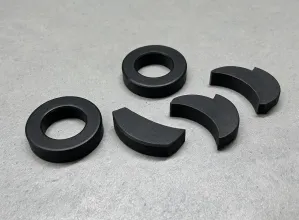 Ferrite magnet rings